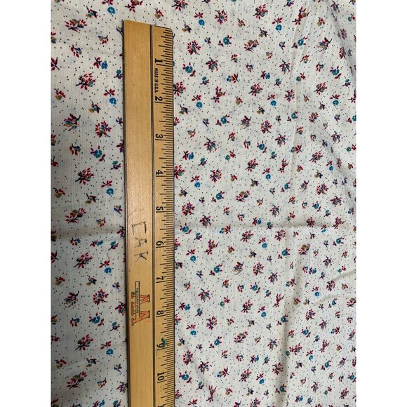Marcus Bros Textiles Cotton Fabric 22" Long x 44" Wide Floral Pattern - Picture 3 of 5
